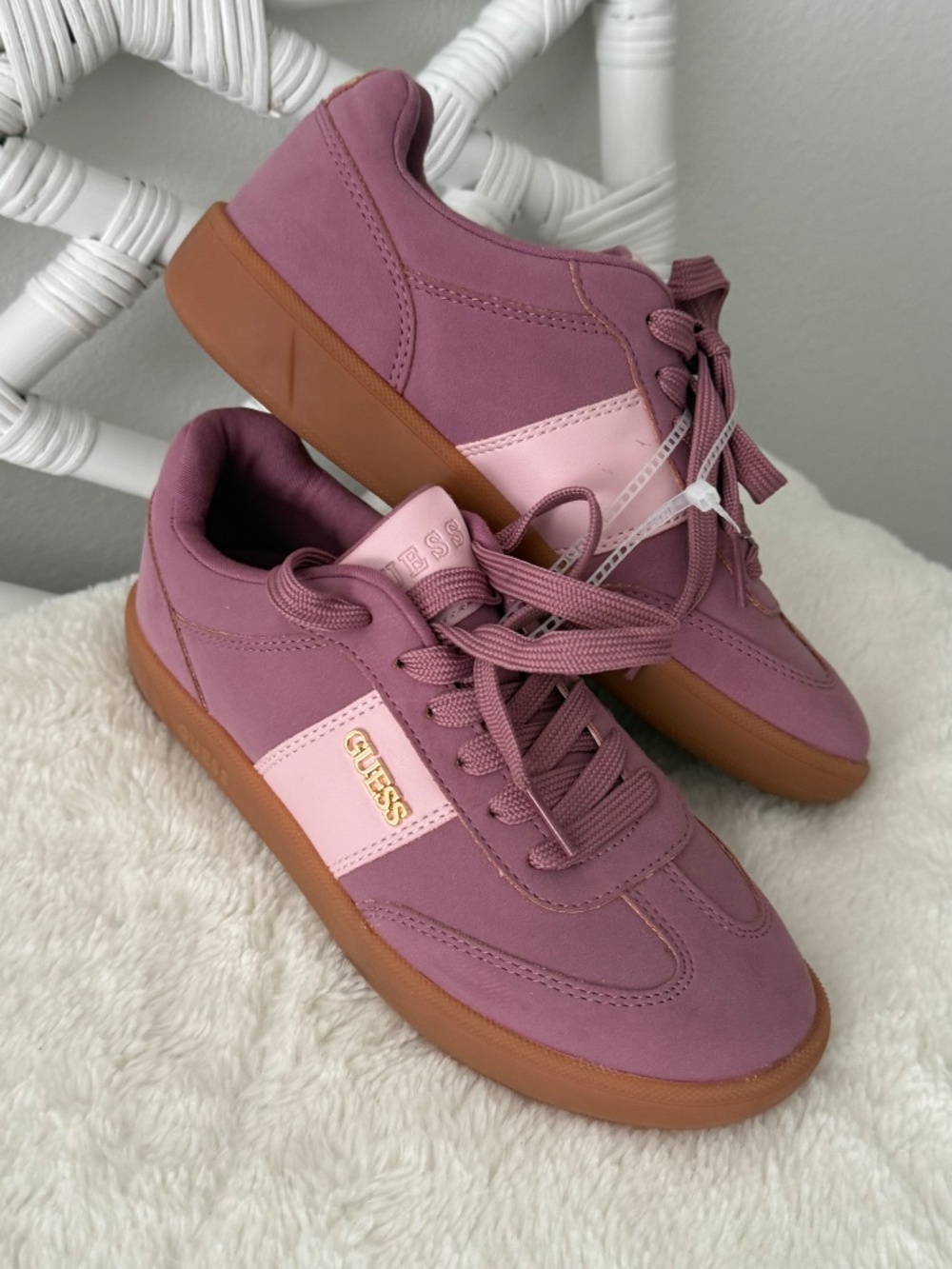 GUESS Pelara Pink Mauve Retro Low Top Faux Suede Sneakers 7 NWOB